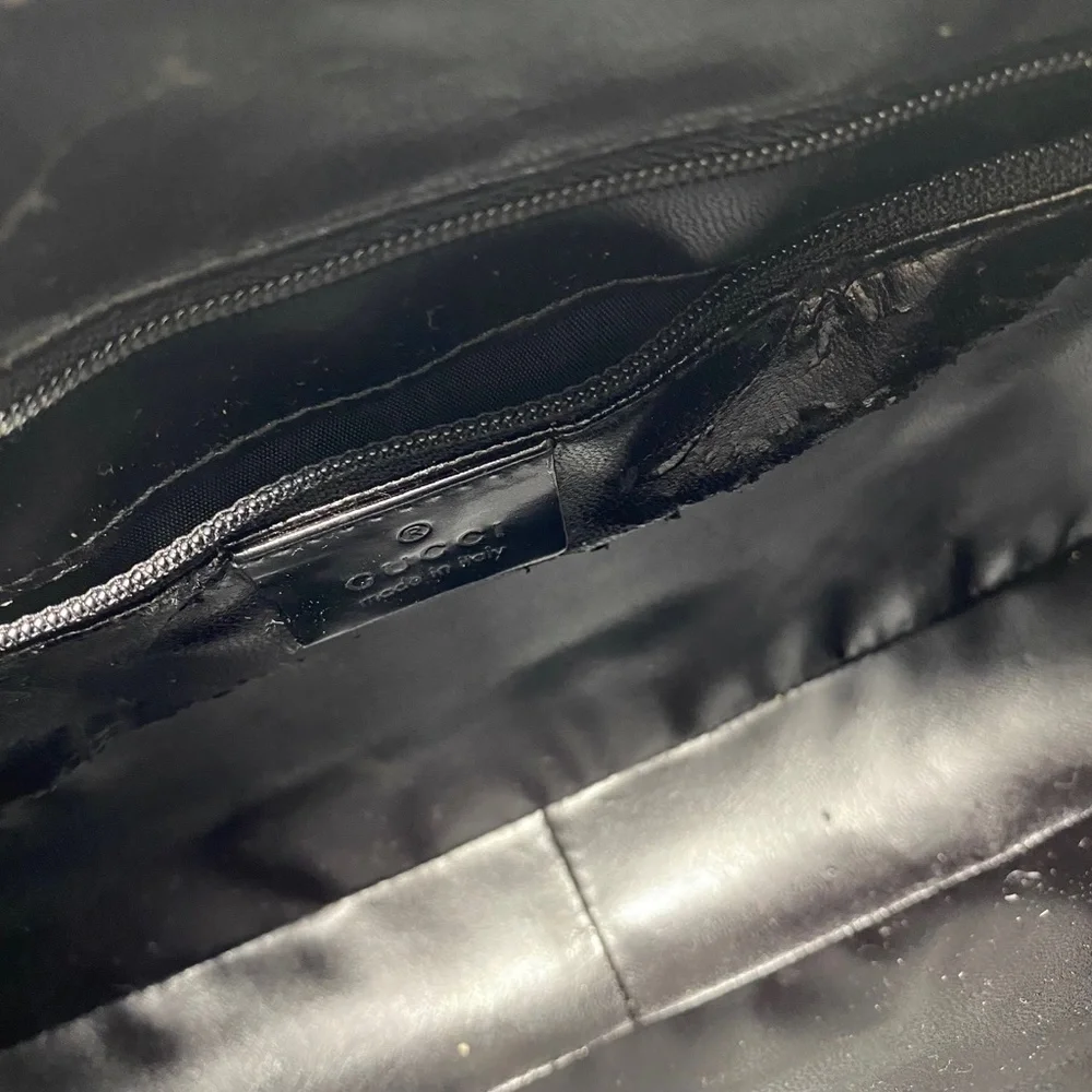GUCCI Leather Embossed Logo Shoulder Bag